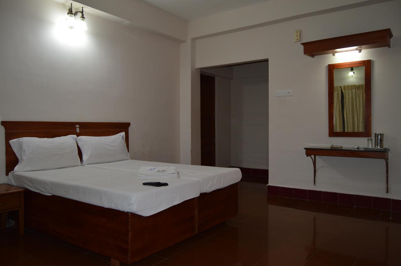 Hotel Shalimar Metro à Kochi Extérieur photo