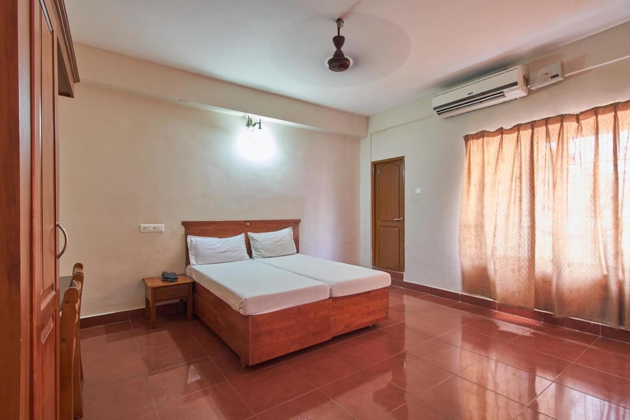 Hotel Shalimar Metro à Kochi Extérieur photo