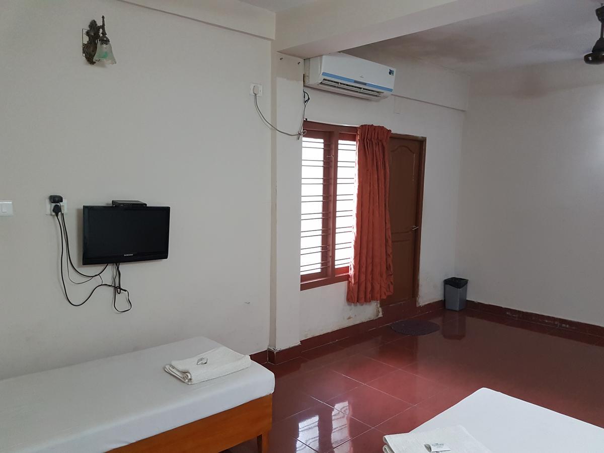 Hotel Shalimar Metro à Kochi Extérieur photo