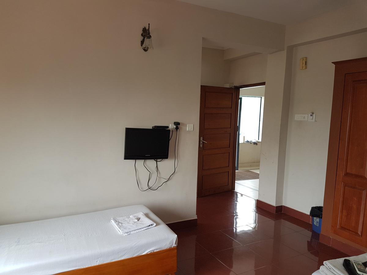 Hotel Shalimar Metro à Kochi Extérieur photo
