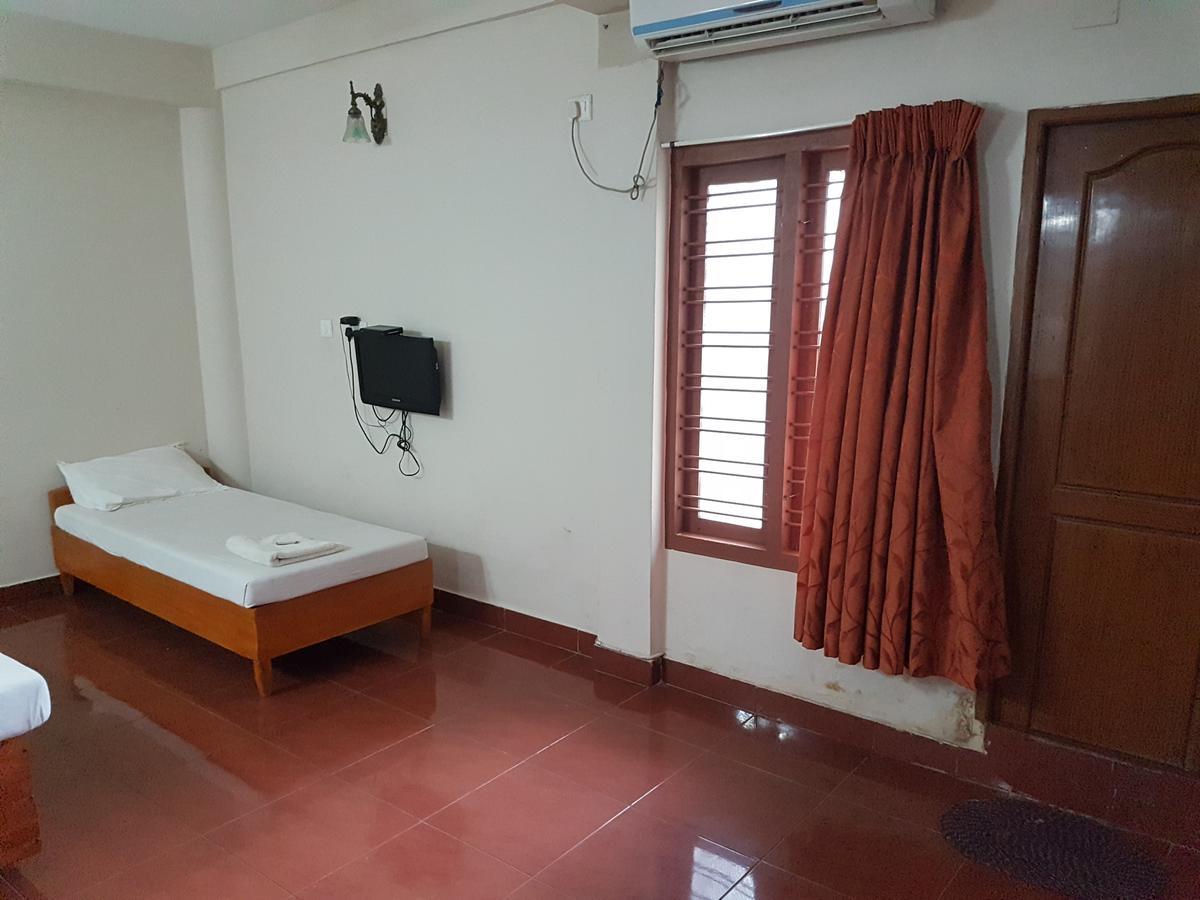 Hotel Shalimar Metro à Kochi Extérieur photo
